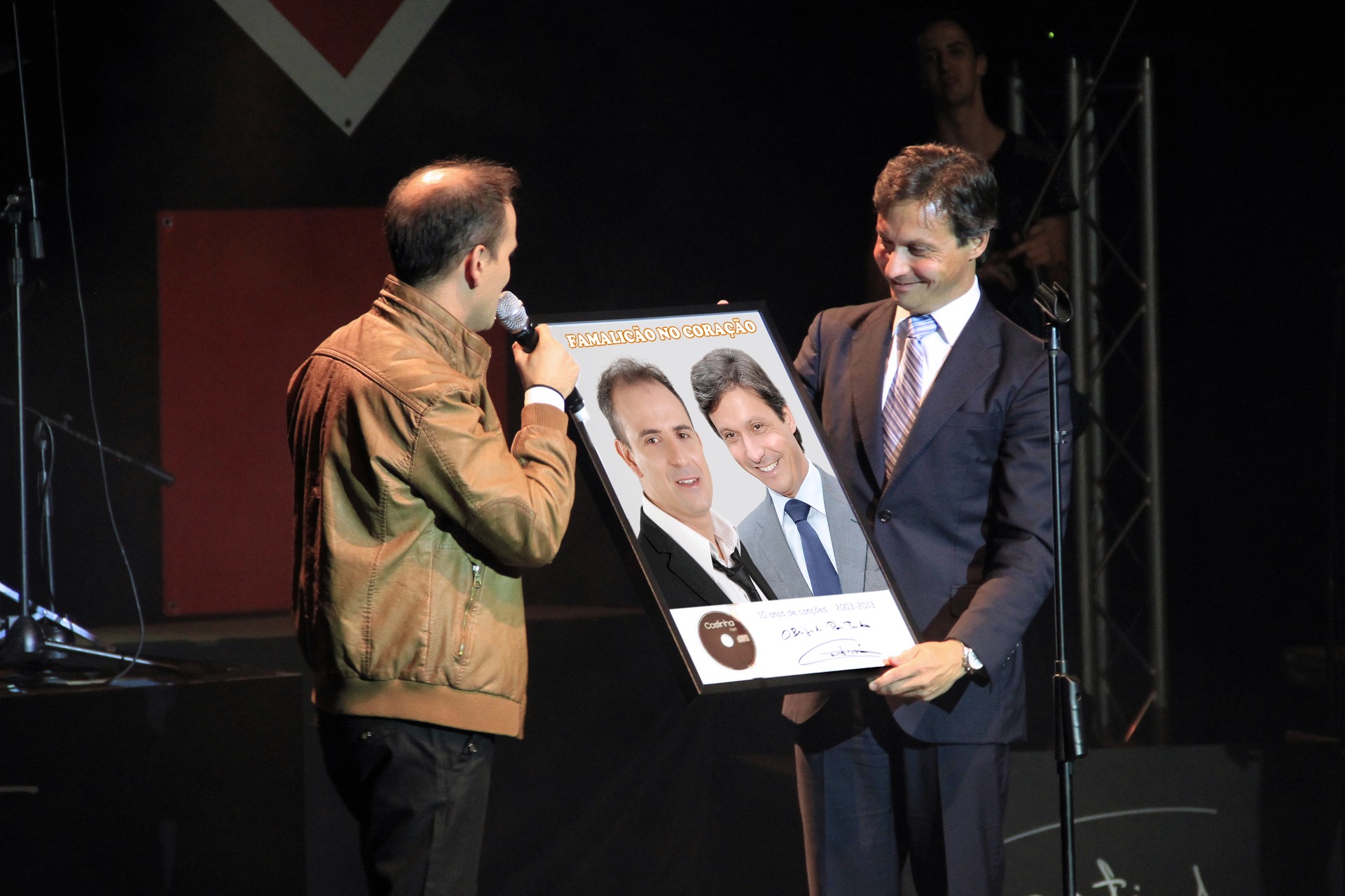 HOMENAGEM PRESIDENTE DA CÂMARA DE V.N.FAMALICÃO ( DR. Paulo Cunha ) - " 10 anos de Carreira "